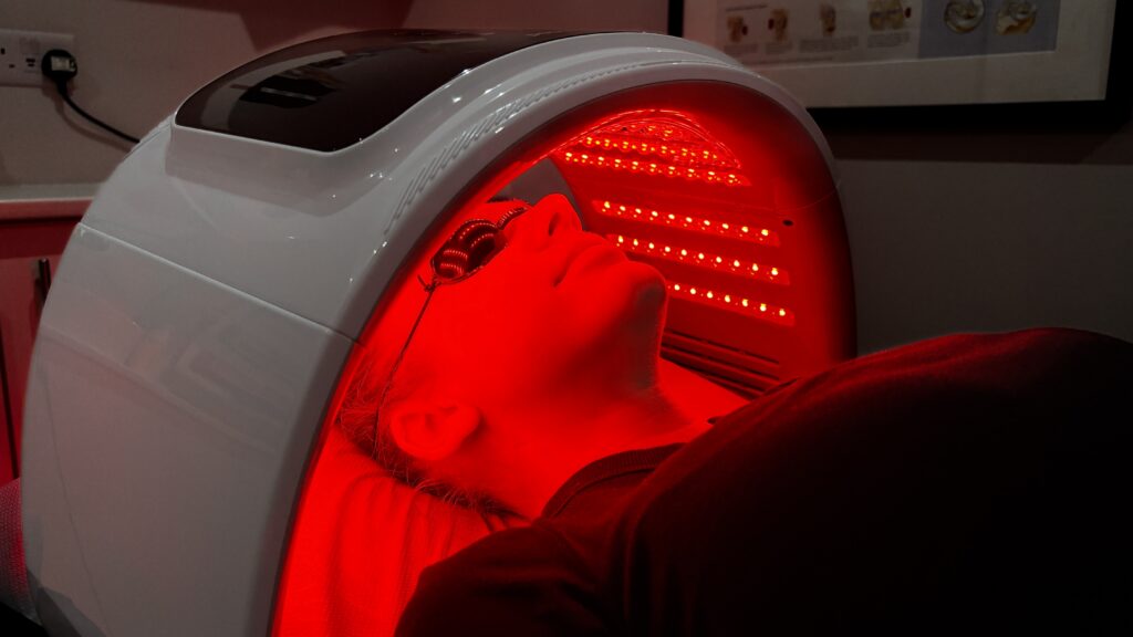 Red light therapy in aesthetics